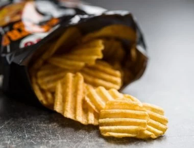 Ο λόγος που τα σακουλάκια με τα πατατάκια δεν είναι ποτέ γεμάτα